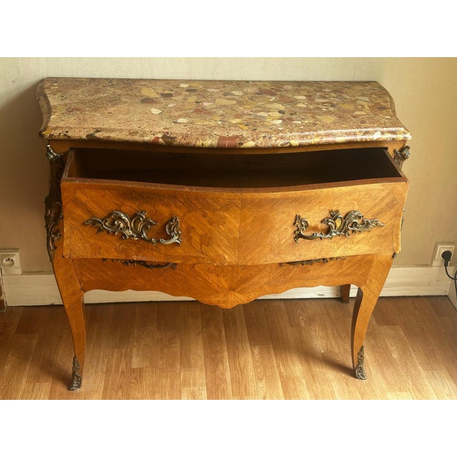 Louis XV Style Marquetry Bombé Commode with Marble Top, 1800s For Sale - Image 3 of 18