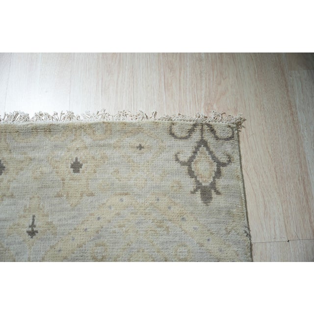 Traditional 8x10 Lush Gray Floral Traditional Hand Knotted Wool Carpet Rug For Sale - Image 3 of 6