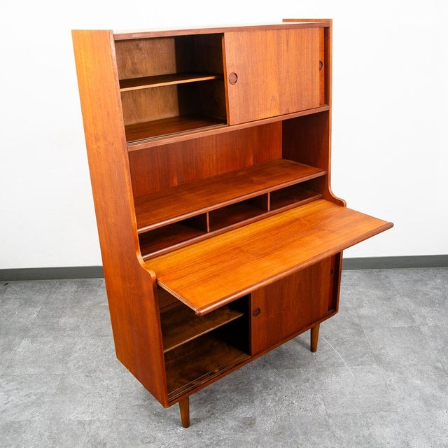 Mid Century Danish Modern Secretary Desk Bureau Denmark Vintage Drawers Vanity For Sale In Sacramento - Image 6 of 12