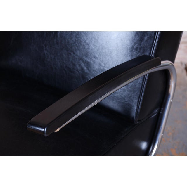 Designer of the armchair: Willem Hendrik Gispen Maker of the armchair: Mücke-Melder Type of the armchair: Fn24 Maker of...