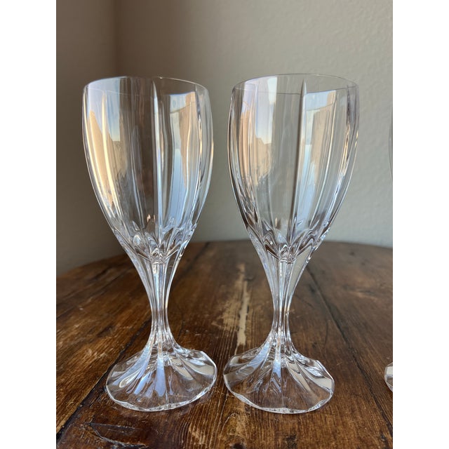 Mikasa Berkeley Pattern Crystal Wine Glass Set of 4 Discontinued pattern, produced from 1989-2004 2.75" diameter at the...