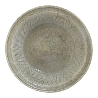 Thai Southeast Asian Sawankhalok Sukhothai Style Celadon Crackle Pottery Bowl For Sale