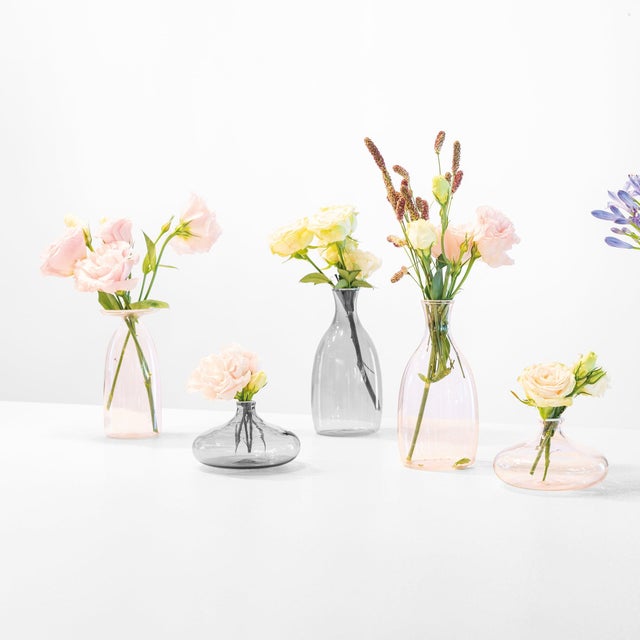 The 6.4oz-capacity vase from the "A Flower" collection is a small work of craftsmanship made of lightweight borosilicate...