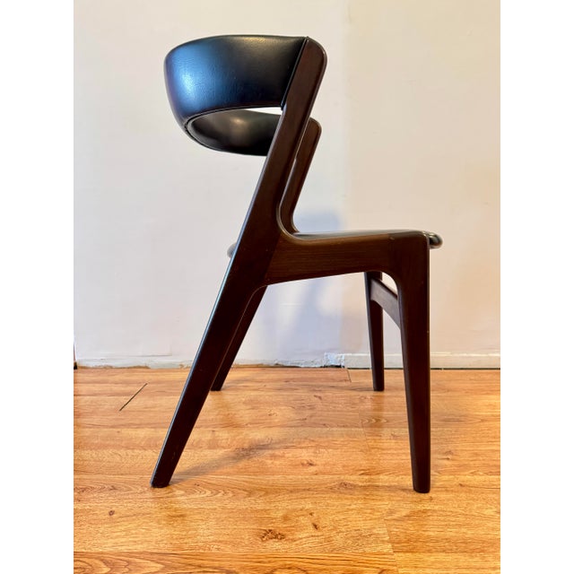 1960s Pair of “Fire” Armchairs Attributed to Kai Kristiansen Danish Modern Teak & Leather Very Good Condition For Sale In New York - Image 6 of 12