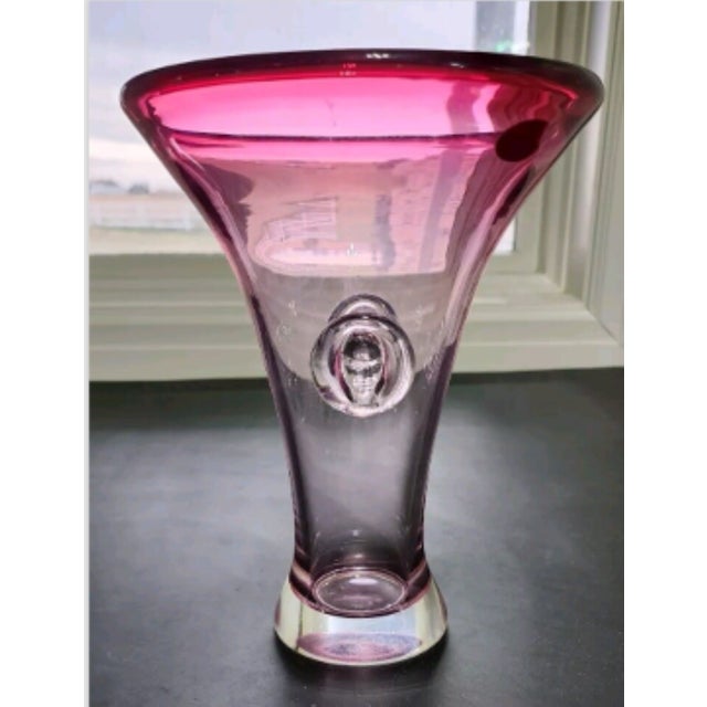 Pink Vintage Sergio Pagnin Chalet Art Glass Cranberry Vase, Original Sticker For Sale - Image 8 of 9