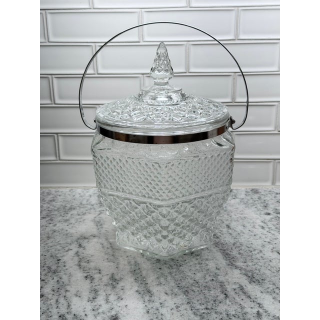 Hollywood Regency Vintage Anchor Hocking Wexford Covered Glass Ice Bucket With Metal Handle For Sale - Image 3 of 9