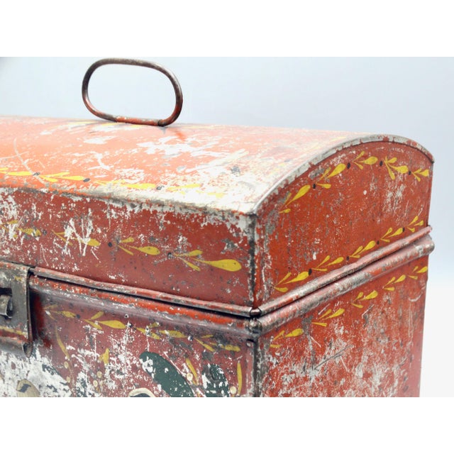 19th-Century American Hand Painted Tole Box For Sale - Image 11 of 15