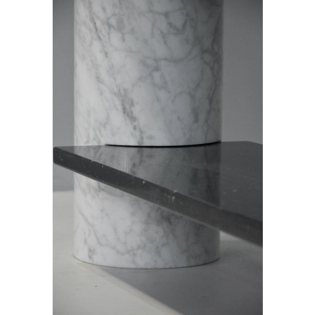 Angelo Mangiarotti Loico Bookcase in Carrara and Marquina Marble by Angelo Mangiarotti for Skipper, 1970 For Sale - Image 4 of 16