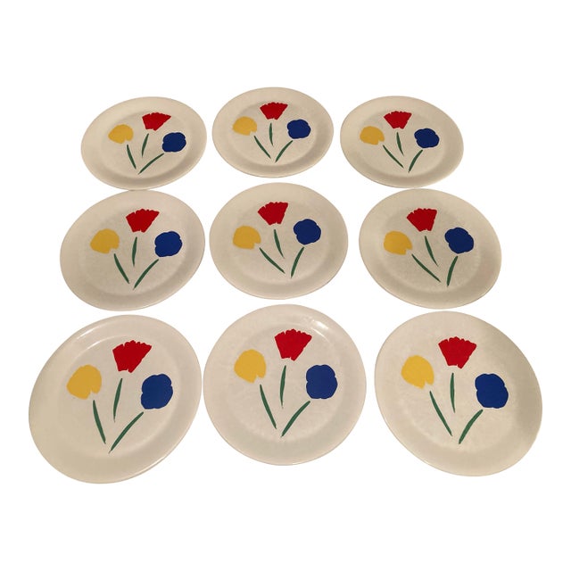 1980s Pfaltzgraff Marimekko Large Dinner Plate Dish w/ Floral Flower Colorful Tulip - Set of 9 For Sale