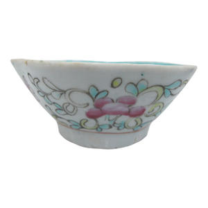 Chinese Nyona Famille Rose Porcelain Pink Flower Scallop Rim Rice Bowl