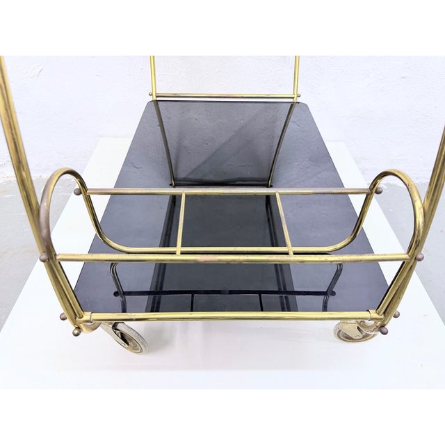 Streamline Bar Trolley in Brass and Glass, 1950s For Sale - Image 9 of 18