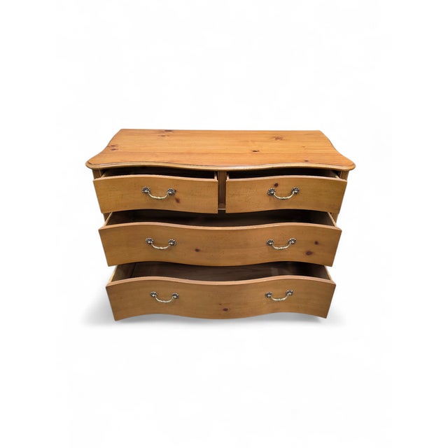 Chippendale Vintage Baker Furniture Georgian Style Serpentine Pine Chest of Drawers For Sale - Image 3 of 7