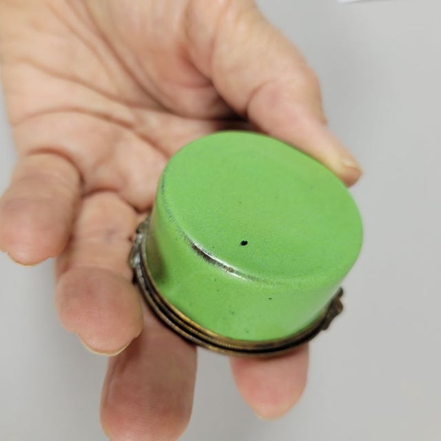 Mid 18th Century 18th C Battersea Bilston Rememberance Enamel Patch Box For Sale - Image 5 of 6