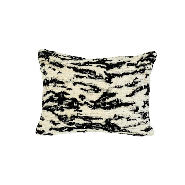 Schumacher Schumacher Serengeti 18" Lumbar Pillow in Tigre Blanc For Sale - Image 4 of 4