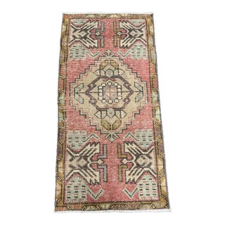 Turkish Yastik Rug 1'6" x 3' For Sale