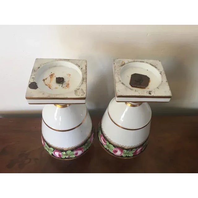 French Antique 18th Century French Louis XVI Porcelain Urns with Covers - A Pair For Sale - Image 3 of 13
