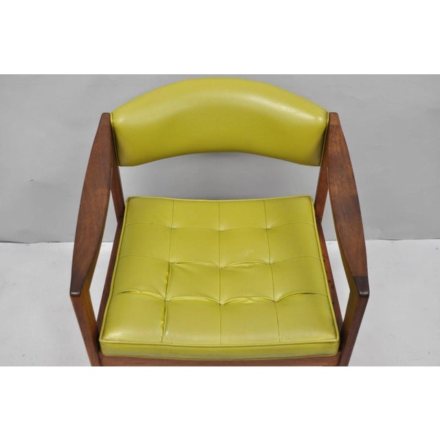Vintage Ray Zimmerman for Dux Sculpted Walnut Green Vinyl Club Lounge Arm Chair For Sale In Philadelphia - Image 6 of 18
