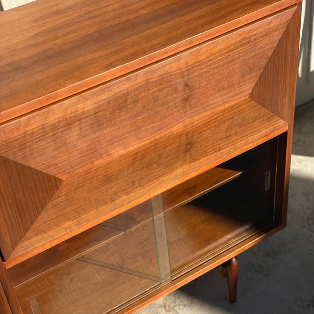 1950s Mid Century Modern Diamond Front Dry Bar For Sale - Image 12 of 12