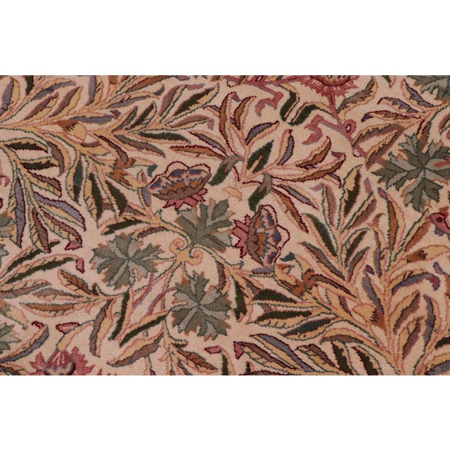1990s Shabby Chic 1990's Floral Heritage Beige/Green Wool Round Rug- 8'1''x8'2'' For Sale - Image 5 of 9