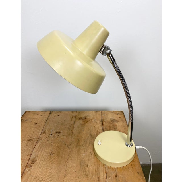 1960s Beige Gooseneck Table Lamp, 1960s For Sale - Image 5 of 10
