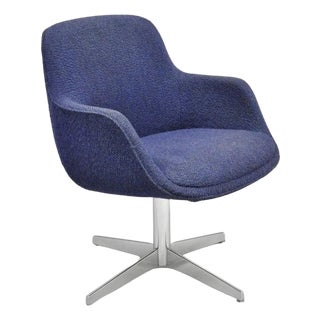 Vintage Mid Century Modern Blue Upholstered Chrome Swivel Base Club Arm Chair For Sale