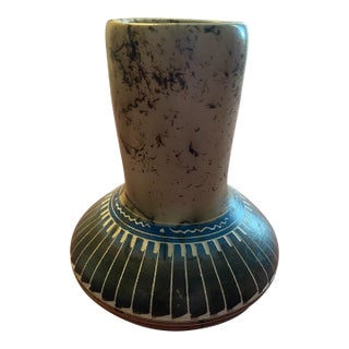 1980s Navajo Horsehair Pottery in Perfect Condition. For Sale