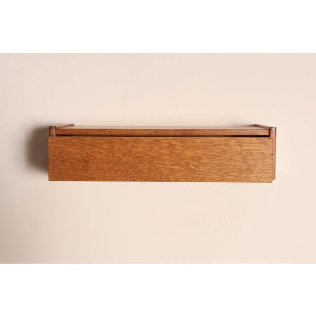 Diminutive Danish Modern Single-Drawer Floating Nightstand / End Table in Oak For Sale In New York - Image 6 of 18