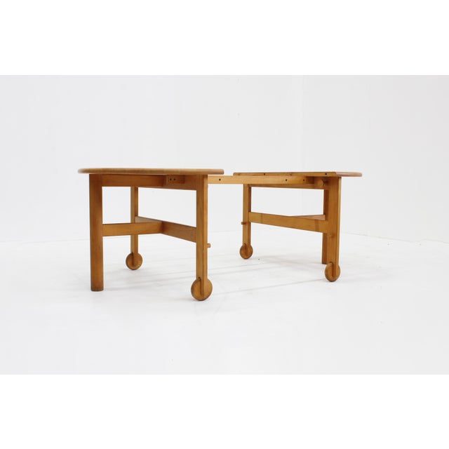 Vintage round extendable dining table made of solid beech wood. The convenient extension system allows you to transform...