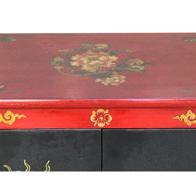 Tibetan Oriental Black Red Foo Dogs Lions End Table Nightstand For Sale - Image 4 of 10