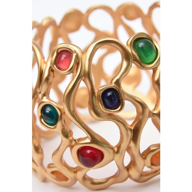 Metal Mid 20th Century Jewel Tone Stone Cuff Bracelet With Gold Plate For Sale - Image 7 of 7