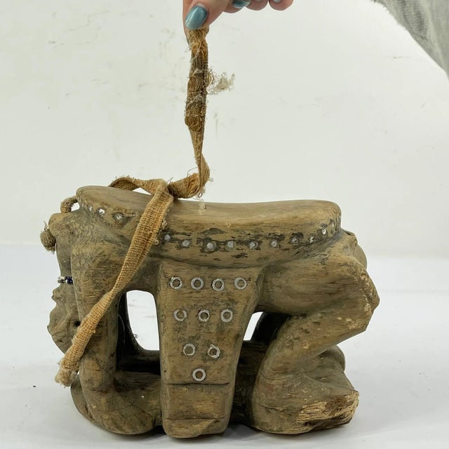 Early 20th Century Early 20th Century Tabwa Figural Stool with Strap For Sale - Image 5 of 8
