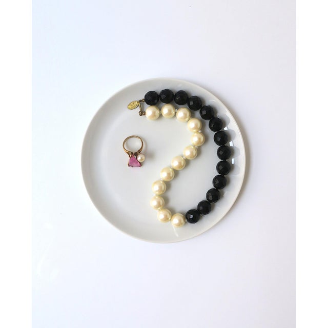 Metal Black and White Faux-Pearl Bead Collar Necklace by Miriam Haskell, Circa 1970s For Sale - Image 7 of 16