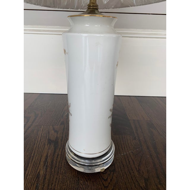 Vintage Chinoiserie Lamp With Lucite Base For Sale - Image 4 of 5