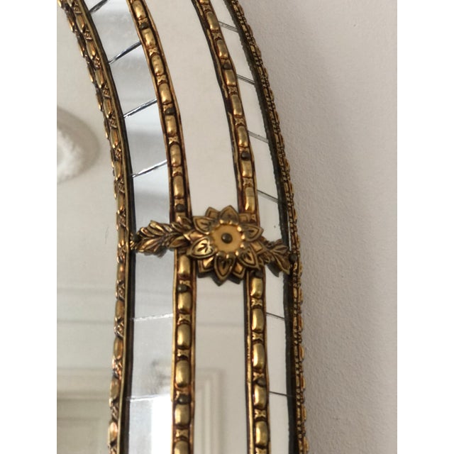 Wood Large Vintage Venetian Brass Mirror – Gold Hollywood Regency, Spanish 1990s For Sale - Image 7 of 13
