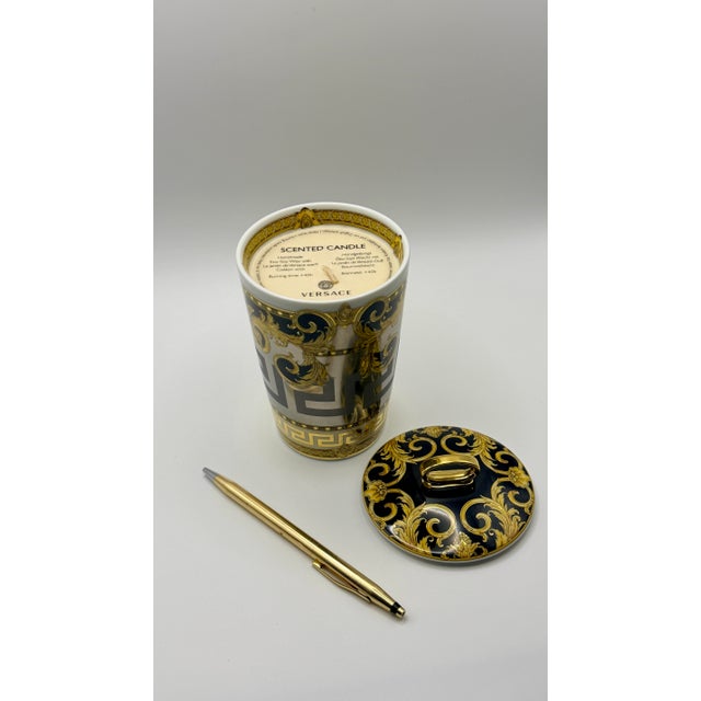 Modern New Versace Rosenthal “Le Jardin De Versace” Porcelain Scented Candle With Box & Authenticity Card For Sale - Image 3 of 7