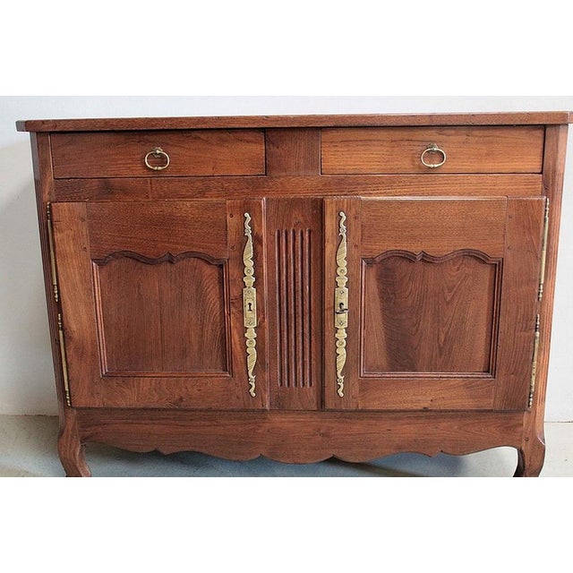 19th Century Louis XV Buffet in Chestnut, in Restored conditions. Designed before 1890