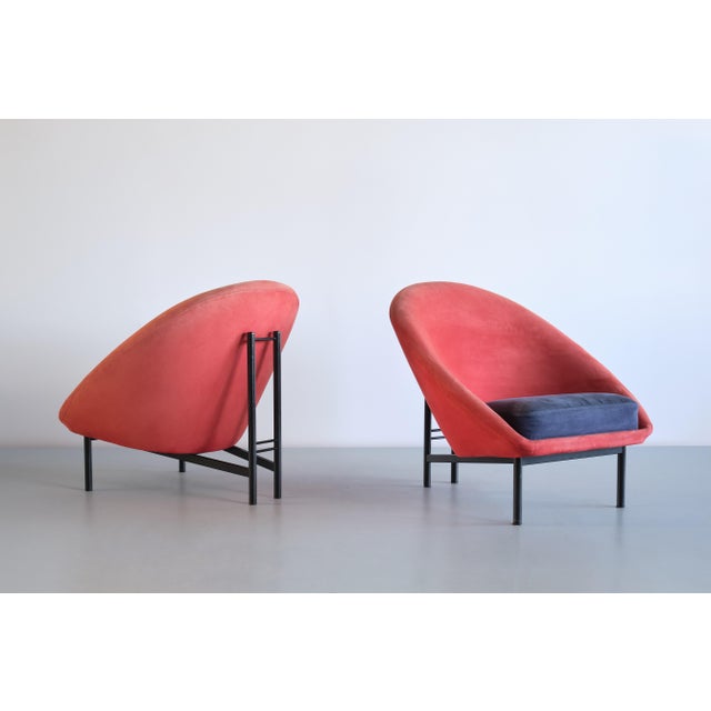 This striking lounge chair was designed by Theo Ruth in the early 1960s. The rare model numbered F815 was produced by...