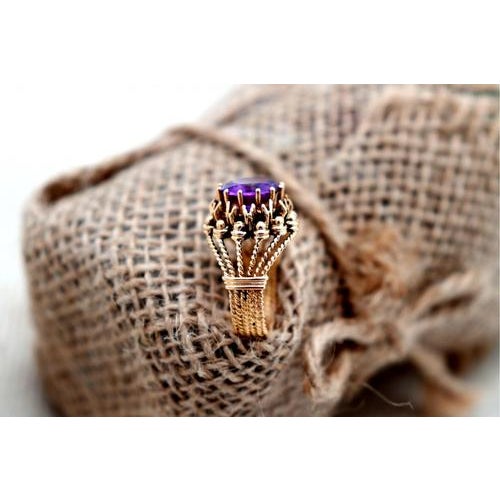Metal Gold Ring with Grid and Twists For Sale - Image 7 of 8
