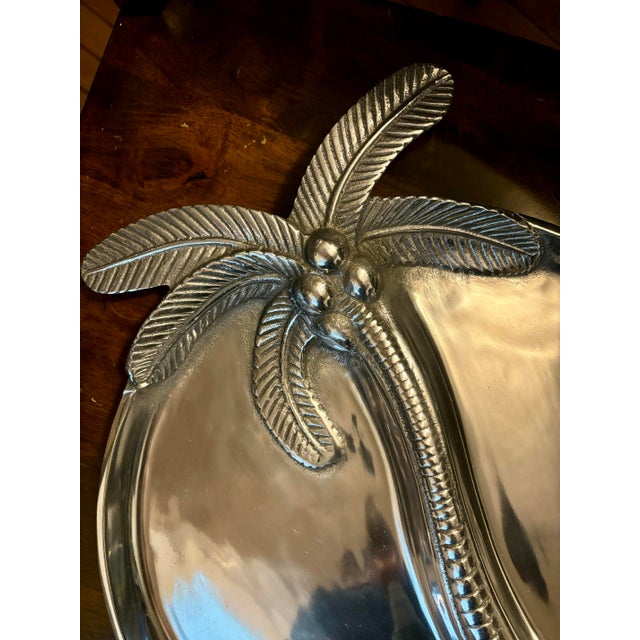 1970s Vintage 1970s Old Town Imports Large Palm Tree Aluminium Platter for Coastal Seaside Decor For Sale - Image 5 of 10