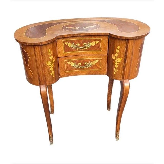 French 1940s Two-Drawer Continental Marquetry Mahogany Kidney Dressing Table For Sale - Image 3 of 11