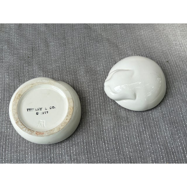 1977 Tiffany & Co Porcelain Sleeping Cat Trinket Box For Sale - Image 11 of 12