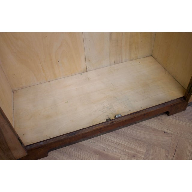 Brown Art Deco Wardrobe in Walnut, 1930s For Sale - Image 8 of 10