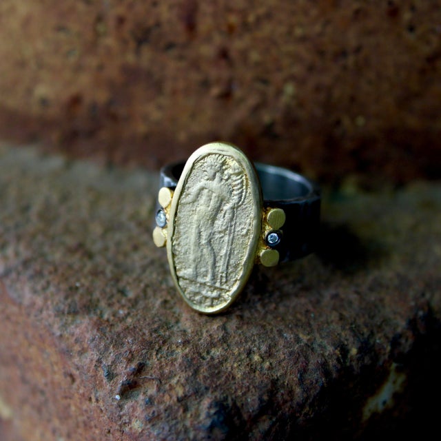 Gold 1990s Ancient-Inspired Classical Sterling Silver and 24k Gold Ring With Diamonds, Size 7 For Sale - Image 8 of 9