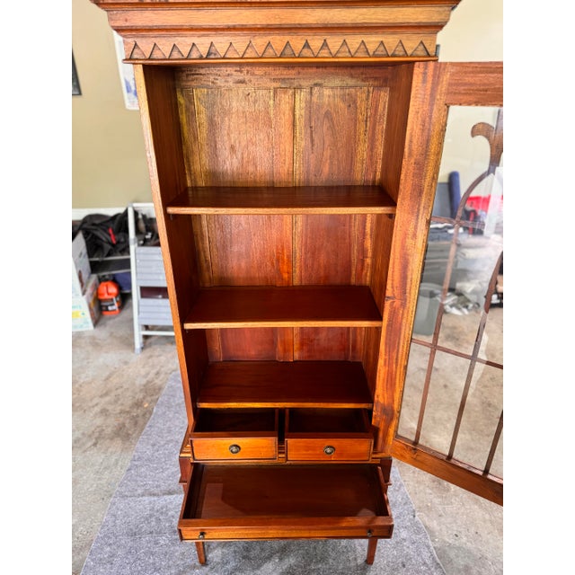Mid 20th Century Vintage Mahogany Display Cabinet With Gothic Arch Glazing. For Sale - Image 5 of 7