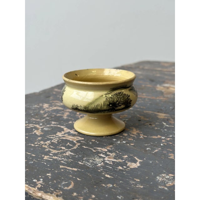 Antique Salt Cellar in Seaweed Yellow Ware, Circa Early-Mid 19th Century For Sale In New York - Image 6 of 10