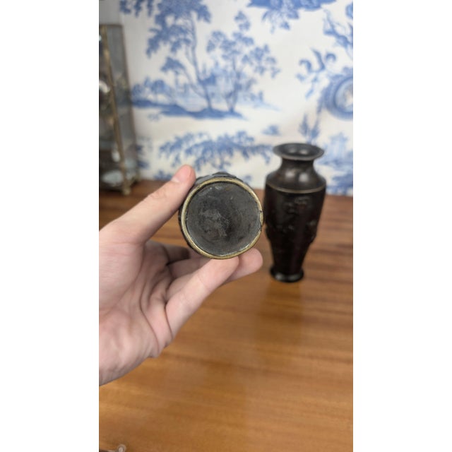 Meiji Japanese Bronze Vases with Bas-Relief of Birds, 1880, Set of 2 For Sale - Image 9 of 12