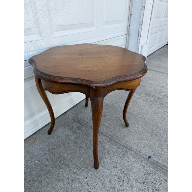Vintage French Provincial Louis XV Style Scalloped Side Table With Cabriole Legs For Sale - Image 9 of 12