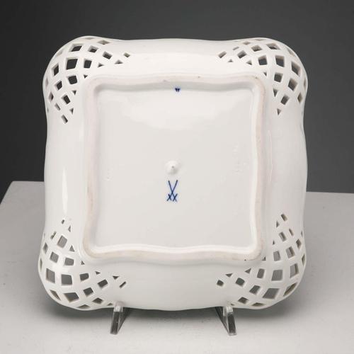 Porcelain Tray from Meissen For Sale - Image 5 of 8