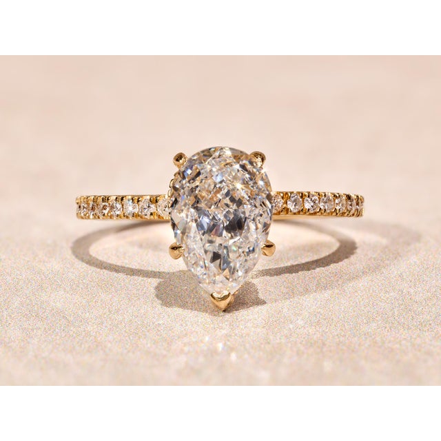 Contemporary The West River: 2.12 Carat Pear Shaped Diamond Engagement Ring For Sale - Image 3 of 15