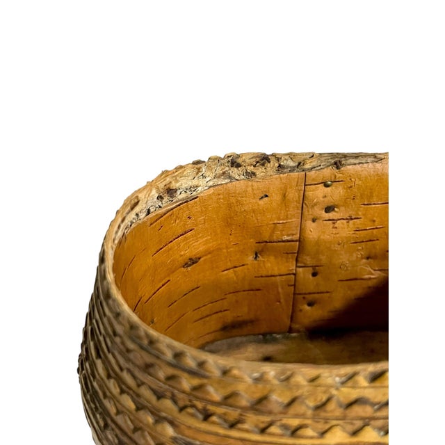 Antique French Tramp Art Birch Box With Scalloped Edge For Sale - Image 11 of 17